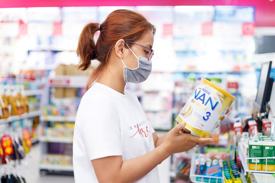 Người tiêu dùng có thêm lựa chọn mới để giúp con phát triển khỏe mạnh hơn. Người tiêu dùng có thêm lựa chọn mới để giúp con phát triển khỏe mạnh hơn.