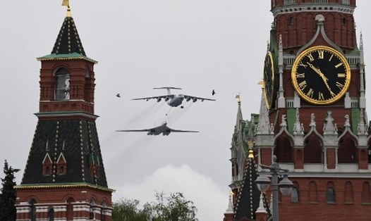 Nga tổ chức diễu binh trên không mừng kỷ niệm 75 năm chiến thắng phát xít. Ảnh: AFP.