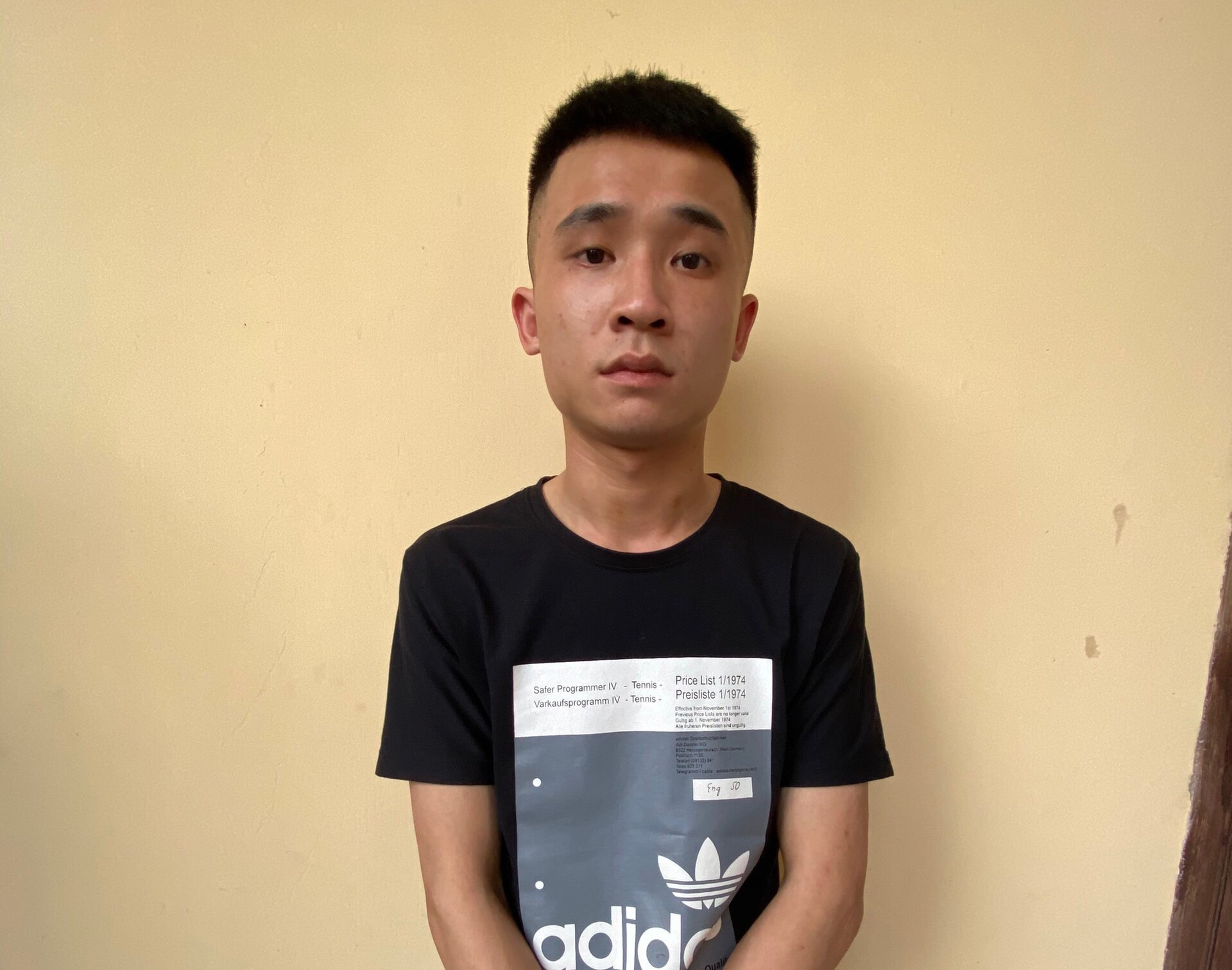 Đối tượng Nguyễn Đức Trường bị khởi tố về tội tàng trữ súng quân dụng và gây thương tích cho người khác. Ảnh: CAQN