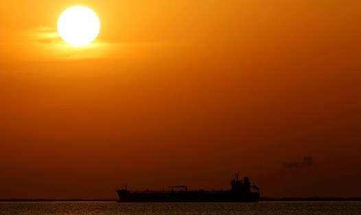 Tàu chở dầu thứ 5 của Iran đến Venezuela an toàn. Ảnh: RT