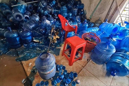 Thị trường nước đóng chai loạn cả về giá và chất lượng