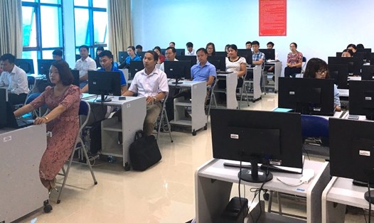 Các đồng chí chủ tịch (phó chủ tịch) của 25 CĐCS trực thuộc Công đoàn ngành Giáo dục tỉnh Lai Châu được tập huấn sử dụng phần mềm quản lý đoàn viên công đoàn. Ảnh: Thanh Huyền