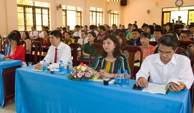 Toàn cảnh hội nghị.