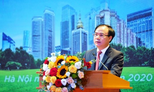 Thứ trưởng Bộ Xây dựng Nguyễn Văn Sinh phát biểu tại toạ đàm. Ảnh: L.HIỆP