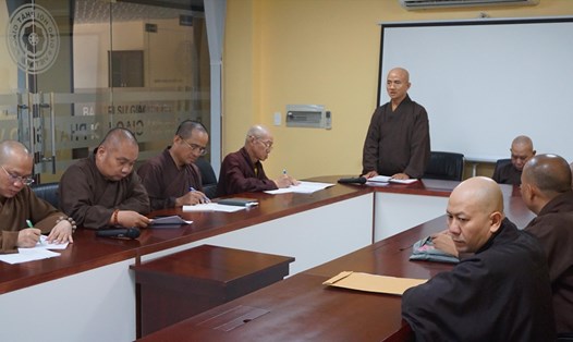 Phiên họp của Phật giáo TPHCM xử lý Sư cô trụ trì chùa Long Nguyên về hành vi bạo hành trẻ em. Ảnh: Huỳnh Diệu