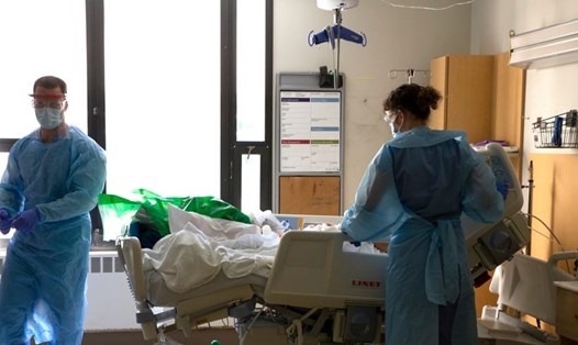 Các y tá đang chăm sóc bệnh nhân COVID-19 tại một bệnh viện ở Seattle, Washington ngày 7.5. Ảnh: Insider