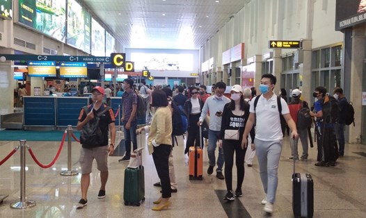 Sân bay Tân Sơn Nhất hoạt động bình thường trở lại sau sự cố tàu bay bị trượt ra ngoài mép đường băng. Ảnh: Chân Phúc
