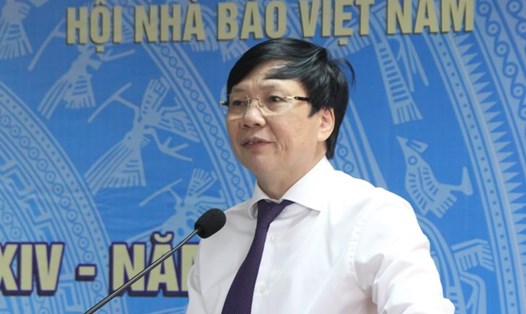 Ông Hồ Quang Lợi - Phó Chủ tịch Thường trực Hội Nhà báo Việt Nam phát biểu tại buổi họp báo. Ảnh: Phạm Đông