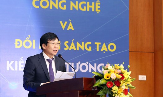 Ông Hồ Quang Lợi, Phó Chủ tịch Thường trực Hội Nhà báo Việt Nam, Chủ
tịch Hội đồng Chung tuyển Giải thưởng báo chí về Khoa học và Công nghệ năm
2019 phát biểu tại Lễ trao Giải. Ảnh ĐT