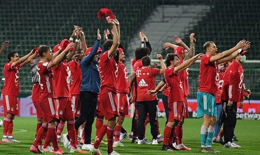 Các cầu thủ Bayern ăn mừng chức vô địch mùa giải 2019/20. Ảnh: Bayern