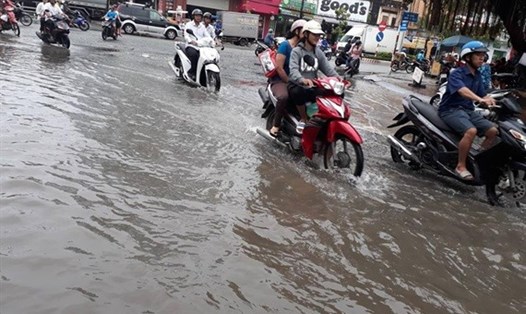 Thành phố Cà Mau hễ mưa to là ngập nước. Ảnh: Nhật Hồ