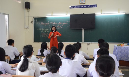 Số lượng đăng ký tăng nhưng chỉ tiêu giảm so với năm ngoái khiến kỳ thi tuyển sinh lớp 10 năm học 2020-2021 càng trở nên căng thẳng. Ảnh: N.Huyên