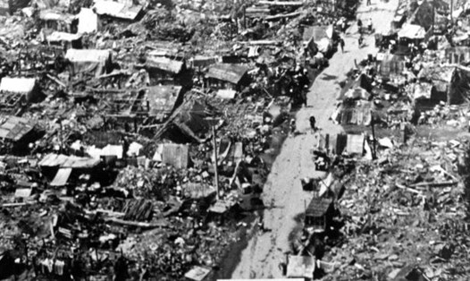 Chỉ sau 10 giây động đất, thành phố Đường Sơn trở thành đống đổ nát. Đây được coi là một trong những thảm họa thiên tai thảm khốc nhất của nhân loại. Ảnh: China Daily.