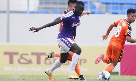 Ibou Kebe là giải pháp ổn thỏa nhất cho Quảng Nam khi V.League 2020 trở lại. Ảnh: Định Nguyễn.