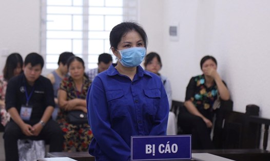 Cựu thượng úy công an - bị cáo Nguyễn Thị Vững tại phiên tòa phúc thẩm. Ảnh: Việt Dũng.