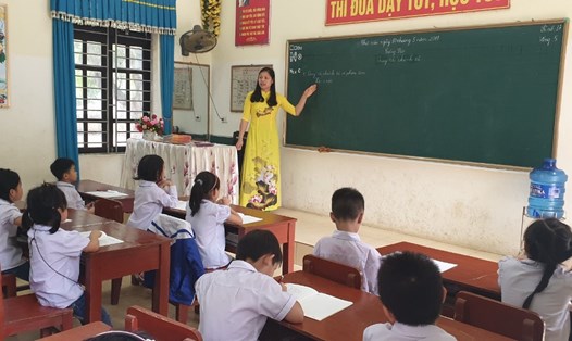 Lương giáo viên tiểu học công lập dự kiến có hệ số cao nhất là 6,78. Ảnh: Huyên Nguyễn