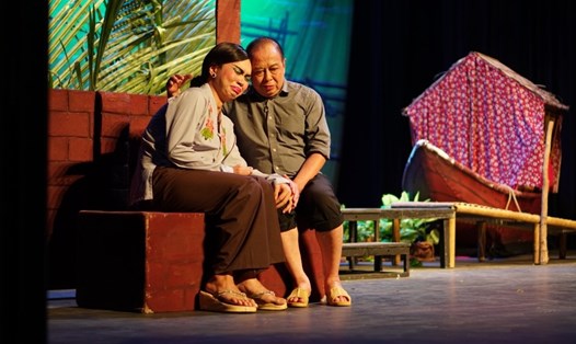 Vở kịch Ngược gió - một góc nhìn khác về các diễn viên hài như Minh Dự, Nam Thư. Ảnh:NSCC