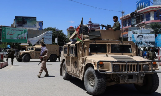 Lực lượng an ninh Afghanistan trong bối cảnh xung đội với lực lượng Taliban tại Kunduz, ngày 19.5. Ảnh: AFP