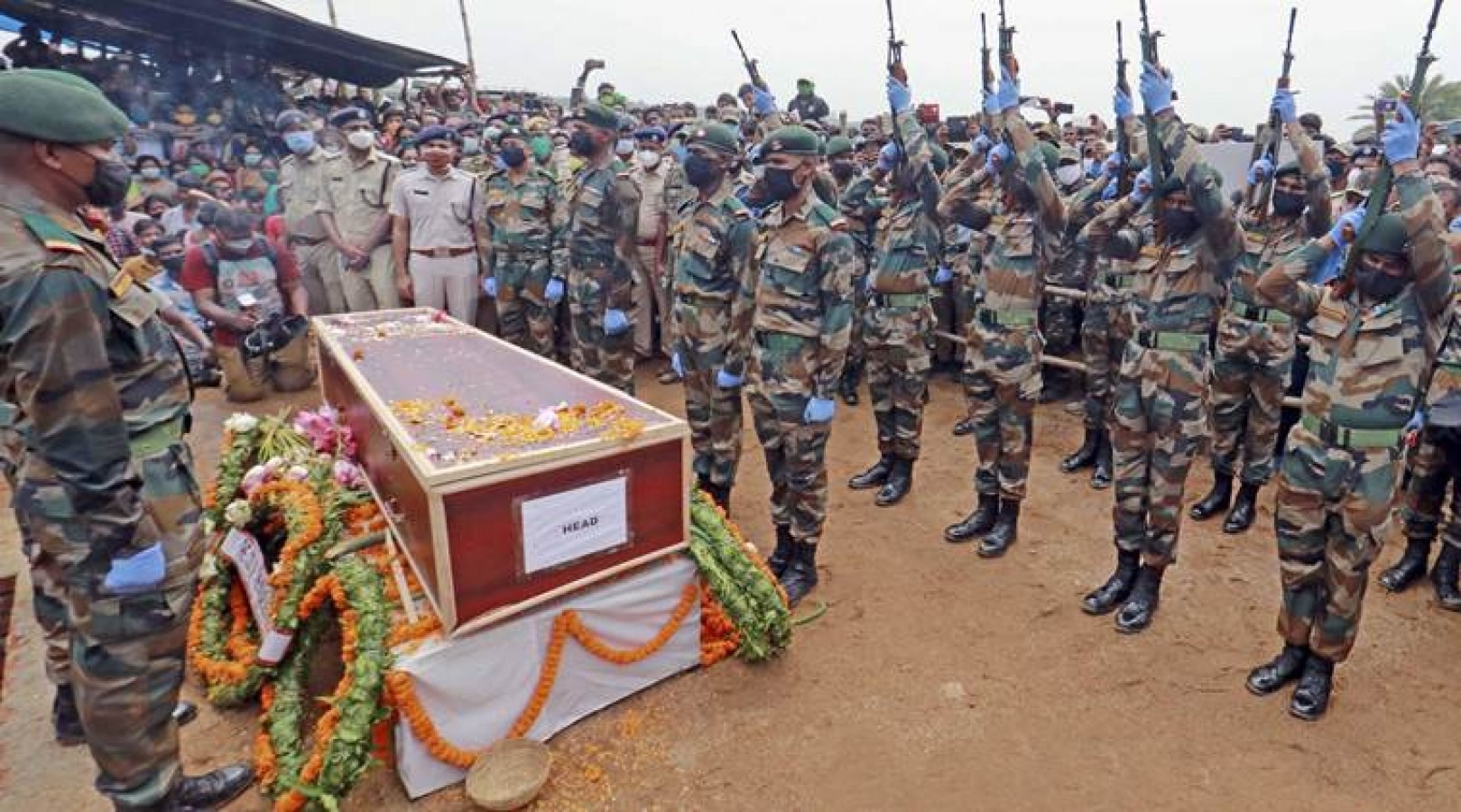 Tang lễ của một binh sĩ Ấn Độ thiệt mạng trong cuộc giao tranh với Trung Quốc. Ảnh: PTI