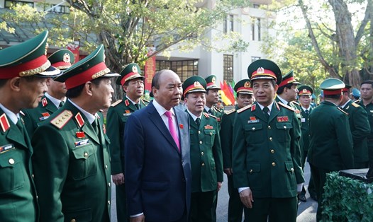 Thủ tướng Chính phủ Nguyễn Xuân Phúc và các đồng chí lãnh đạo Bộ Quốc phòng. Ảnh: VGP