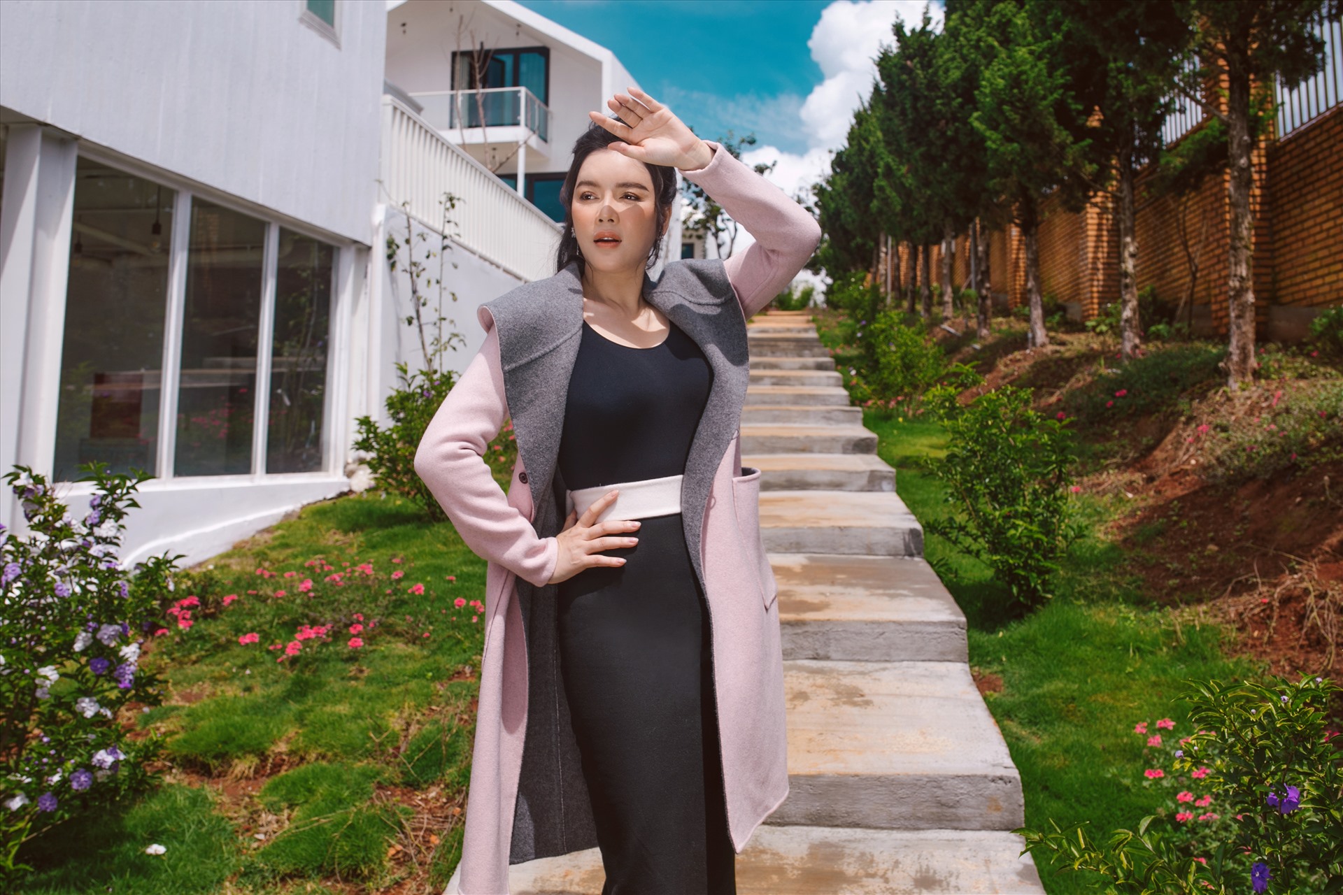 Lý Nhã Kỳ tại khu resort triệu đô do mình đầu tư. Ảnh: Linh Phạm.