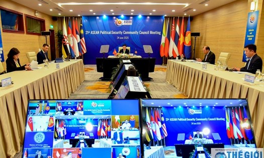 Phó Thủ tướng, Bộ trưởng Ngoại giao Phạm Bình Minh chủ trì Hội nghị Cộng đồng Chính trị - An ninh ASEAN lần thứ 21. Ảnh: TG&VN.