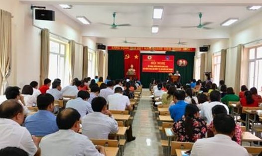 LĐLĐ tỉnh Lào Cai tổ chức tuyên truyền pháp luật cho công nhân viên chức lao động huyện Bát Xát. Ảnh: Đồng Hồng