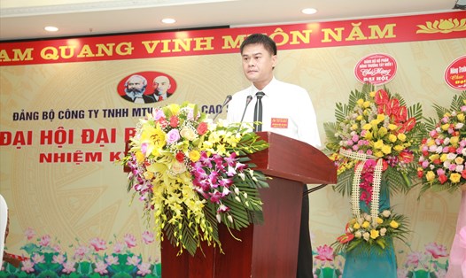 Đồng chí Võ Quang Tuấn, Bí thư Đảng ủy, Chủ tịch Hội đồng thành viên kiêm Tổng Giám đốc Công ty phát biểu. Ảnh: Văn Tùng