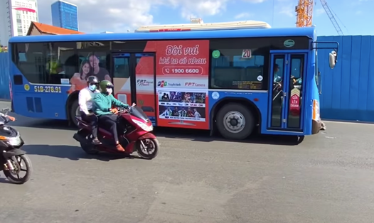 UBND TPHCM vừa công bố 125 tuyến xe buýt nội thành và 27 tuyến xe buýt liền kề kết nối đến các tỉnh Bình Dương, Đồng Nai, Long An, Tiền Giang, Tây Ninh và Bà Rịa Vũng Tàu. Ảnh: Hữu Huy