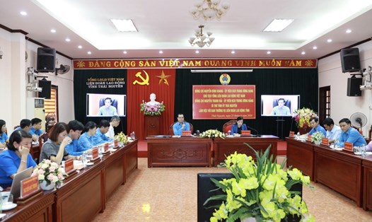 Toàn cảnh buổi làm việc giữa lãnh đạo Tổng LĐLĐVN, Tỉnh uỷ Thái Nguyên và LĐLĐ tỉnh Thái Nguyên. Ảnh: Hải Nguyễn