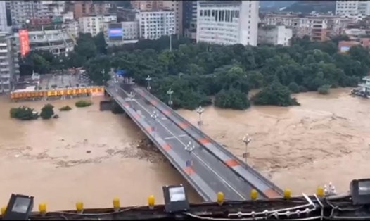 Nước lũ dâng cao ở Trùng Khánh, Trung Quốc. Ảnh: Taiwannews.