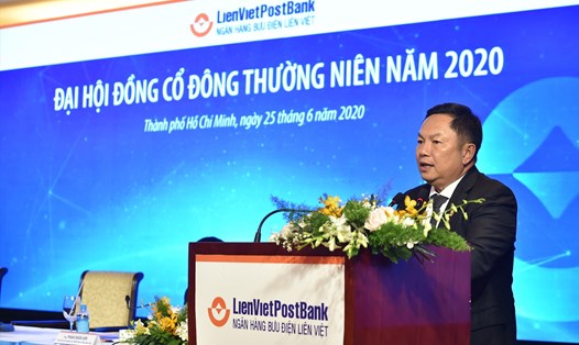 Ông Huỳnh Ngọc Huy - Chủ tịch Hội đồng quản trị LienVietPostBank phát biểu tại ĐHĐCĐ 2020. Ảnh LPb