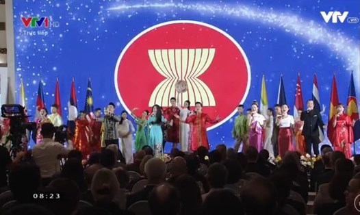 Hình ảnh tại lễ khai mạc Hội nghị Cấp cao ASEAN 36 sáng 26.6. Ảnh chụp màn hình.