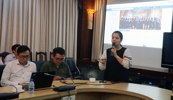 Trao đổi tại buổi tập huấn. Ảnh: CĐ ngành