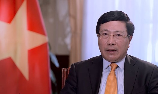 Phó Thủ tướng, Bộ trưởng Ngoại giao Phạm Bình Minh đọc thông điệp. Ảnh cắt từ clip.