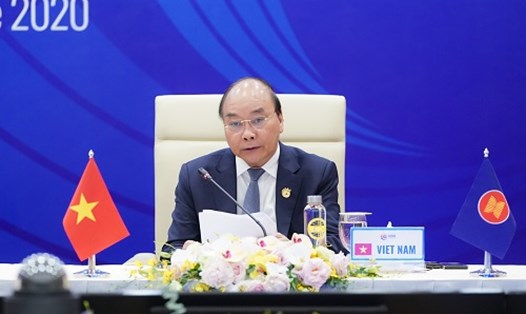 Thủ tướng Nguyễn Xuân Phúc phát biểu tại phiên đối thoại - Ảnh: VGP/Quang Hiếu