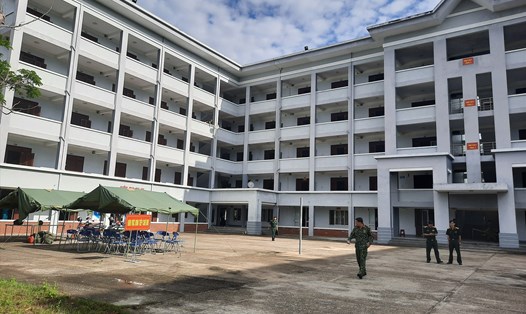 Khu cách ly tập trung tại Trường Trung cấp Cảnh sát nhân dân V (huyện Thăng Bình, Quảng Nam). Ảnh: Thanh Chung