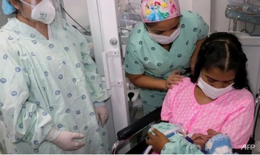 Con trai cô Diana Angola - bé Jefferson được sinh sớm 14 tuần nhưng sức khỏe sau đó đã có tiến triển tốt. Ảnh: AFP