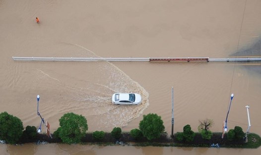Lũ lụt ảnh hưởng nặng nề ở nhiều tỉnh thành của Trung Quốc trong những tuần gần đây. Ảnh: Tân Hoa Xã.