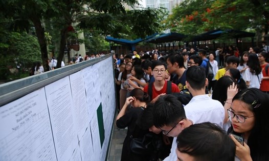 Số lượng hồ sơ vào trường THPT Chuyên Khoa học Tự nhiên tăng. Ảnh: Hải Nguyễn.