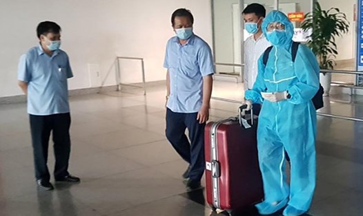 Chuyên gia Nhật Bản đã đến sân bay Nội Bài chiều 3.6.2020. Ảnh: Nguyễn Nhật Quang