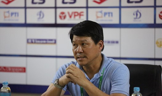 Huấn luyện viên Vũ Tiến Thành khẳng định Sài Gòn không hề dính dáng tới bầu Hiển. Ảnh: Đông Đông