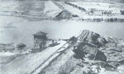 Thảm họa vỡ đập Bản Kiều tại Trung Quốc năm 1975 là một trong những vụ vỡ đập khủng khiếp nhất thế giới. Ảnh: International Rivers.