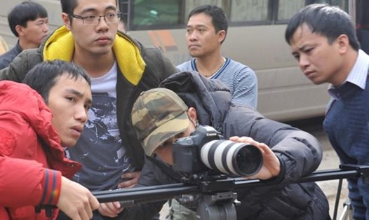 Xếp lương viên chức phát thanh viên, quay phim theo 4 hạng. Ảnh minh hoạ: Việt Văn