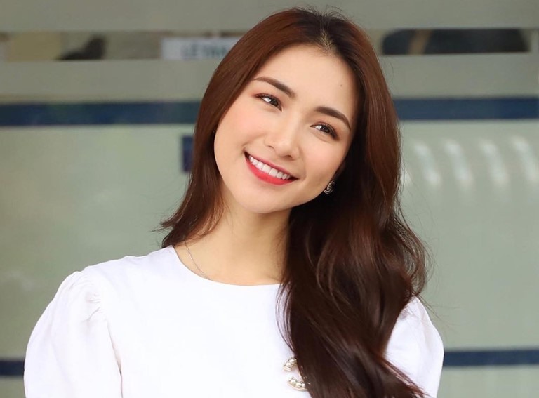 Hòa Minzy bất ngờ có động thái đầy ẩn ý khi Công Phượng tổ chức đám hỏi