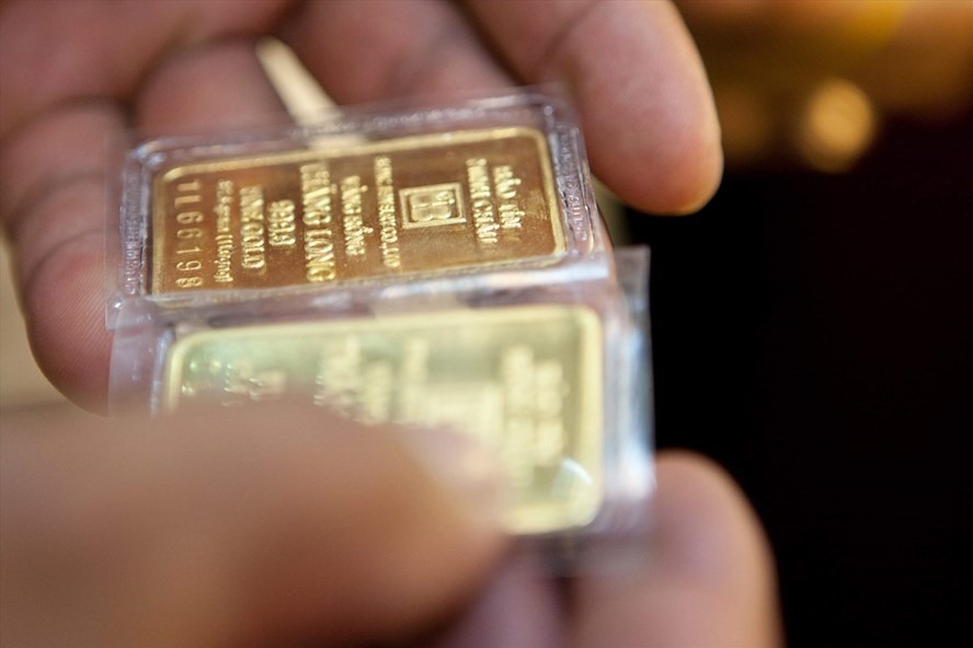 The price of SJC gold bars is currently 1.34 million VND higher than the world gold price per tael. Photo: Hai Nguyen