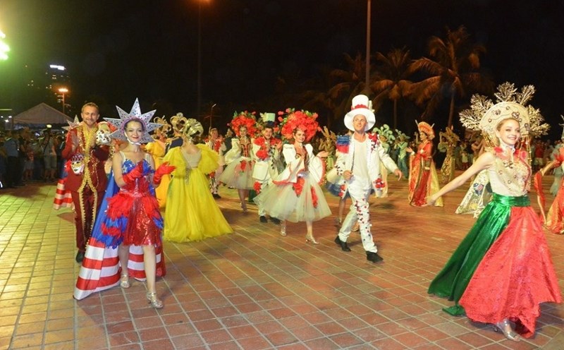 Lễ hội Canaval đường phố Đà Nẵng 2019 đã thu hút đông đảo người dân và du khách. Ảnh: danangfantastic
