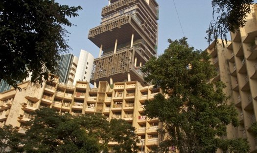 Ngôi nhà 60 tầng của tỉ phú Mukesh Ambani. Ảnh: Asianet