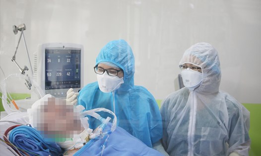 Bệnh nhân 91 đang điều trị tại Bệnh viên Bệnh Nhiệt đới TPHCM. Ảnh: Bệnh viện cung cấp.