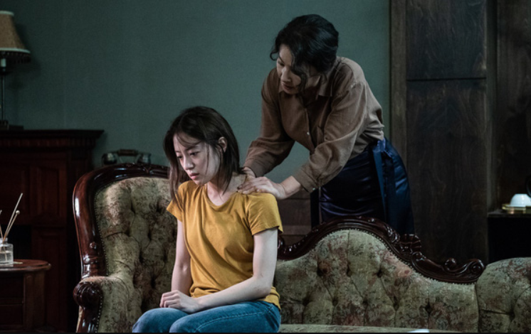 Phim "Căn phòng đẫm máu". Ảnh: Mnet.